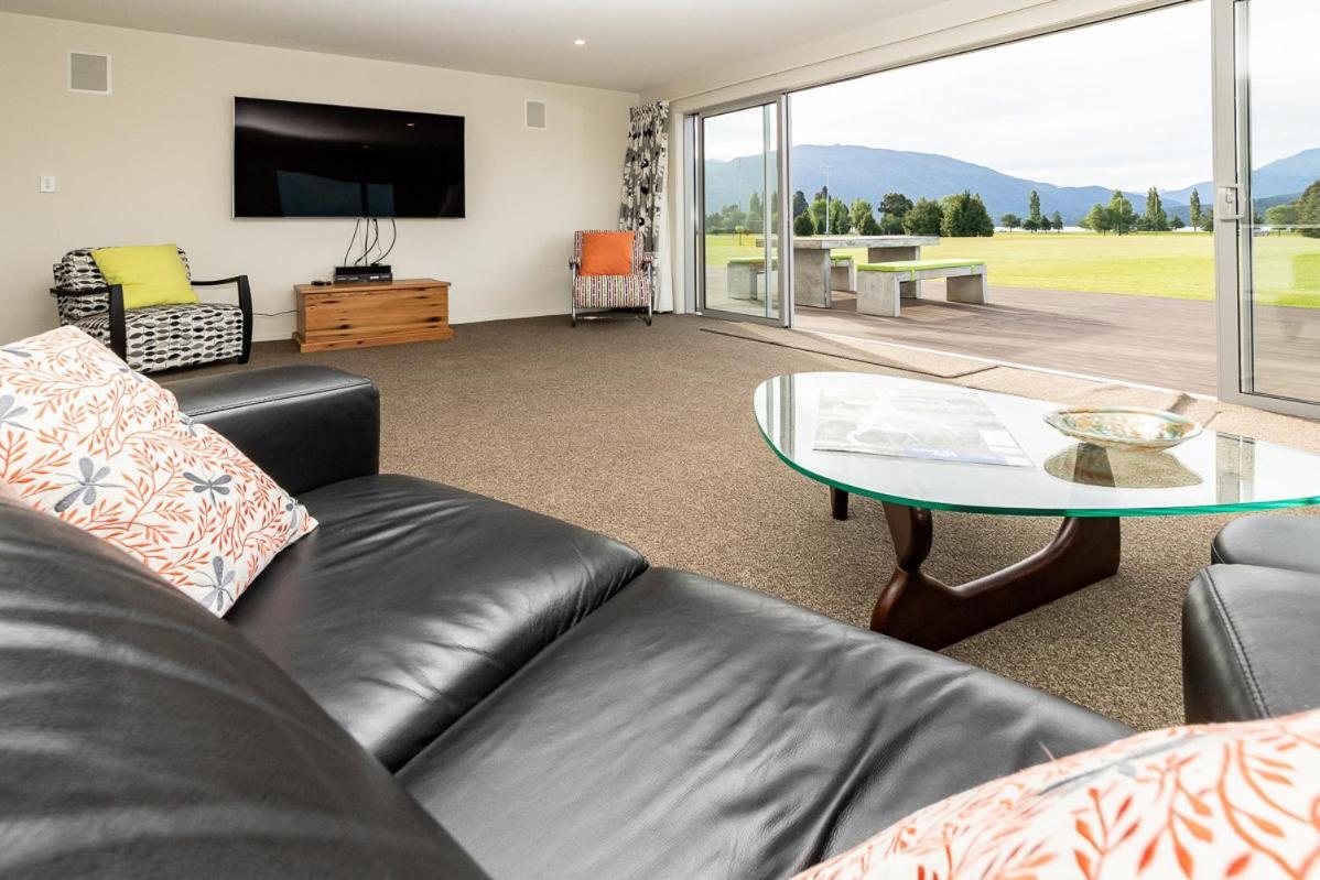 Poppa Pete'S - Te Anau Holiday Home Esterno foto